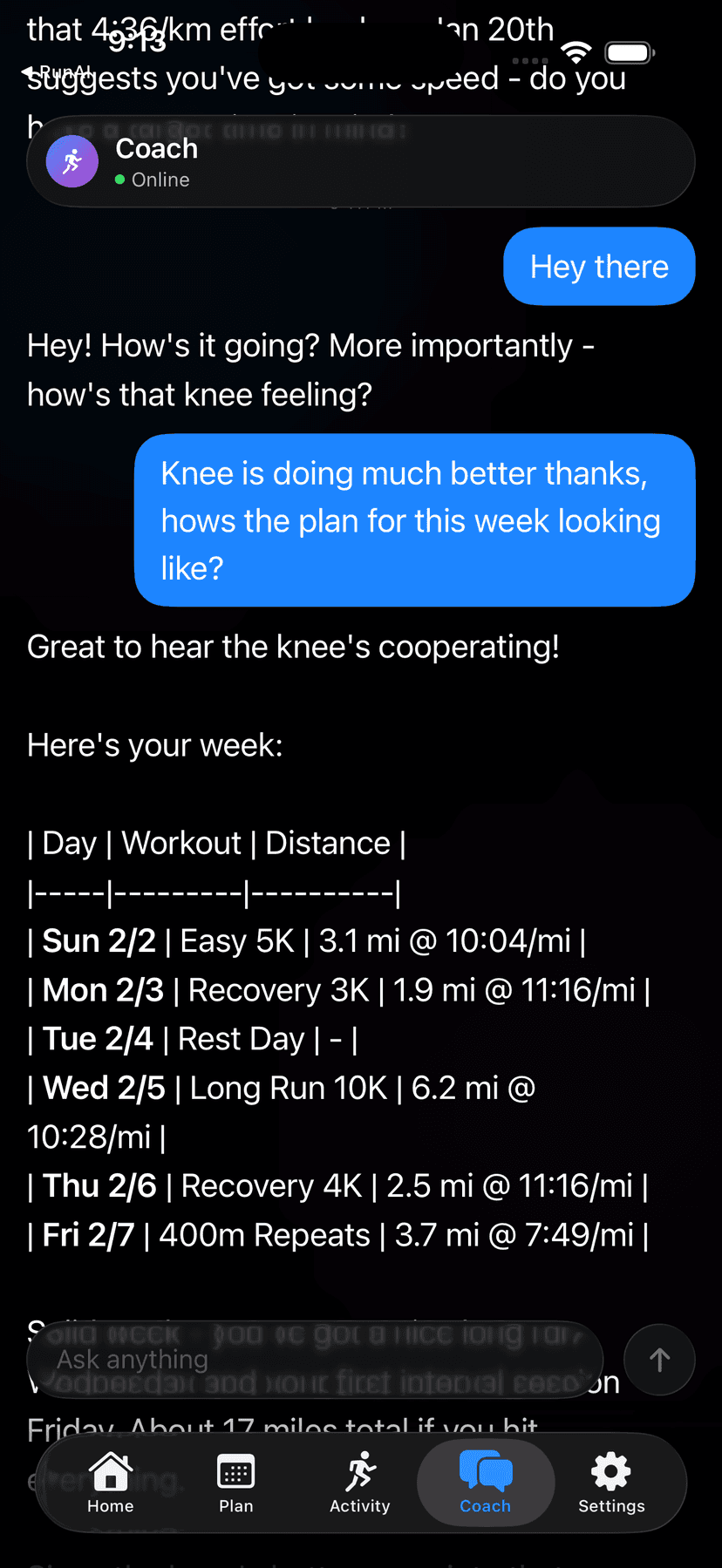 Runsy AI coach providing a personalized weekly training plan in a chat conversation